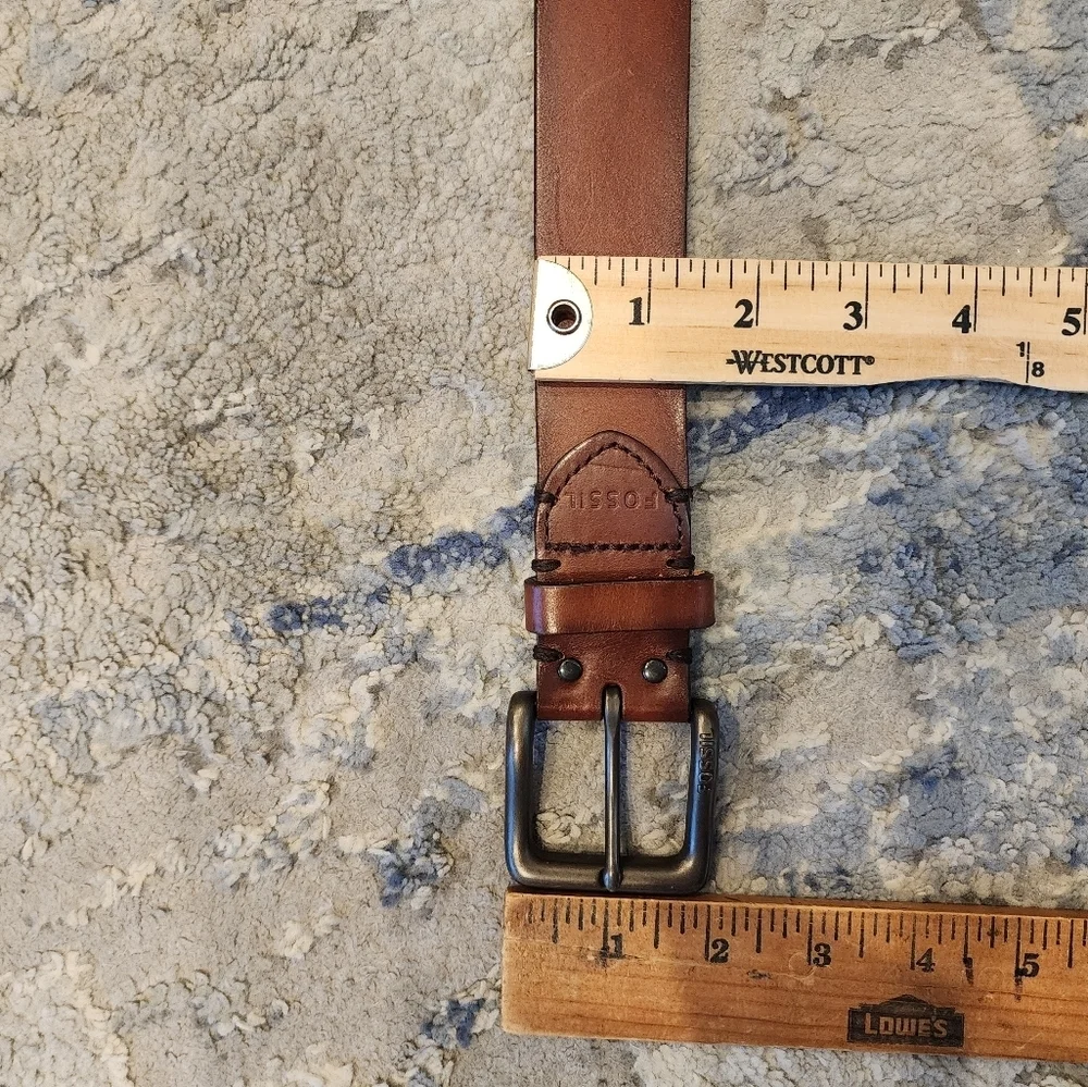 Fossil Brown Leather Belt. Men's size 36.‎